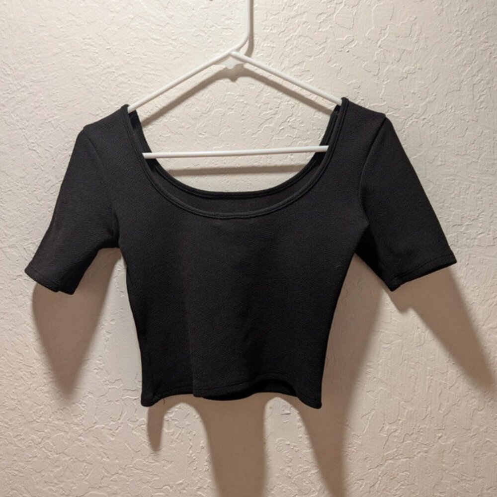 About a Girl Black Crop top size small